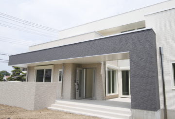 「伊勢崎市」　鉄骨　タイル貼り　新築　住宅完成です。