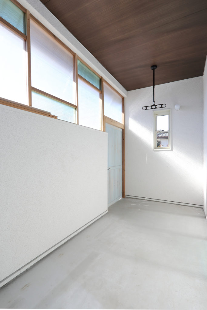 「伊勢崎市」塗り壁　で造る　カフェスタイル　注文住宅